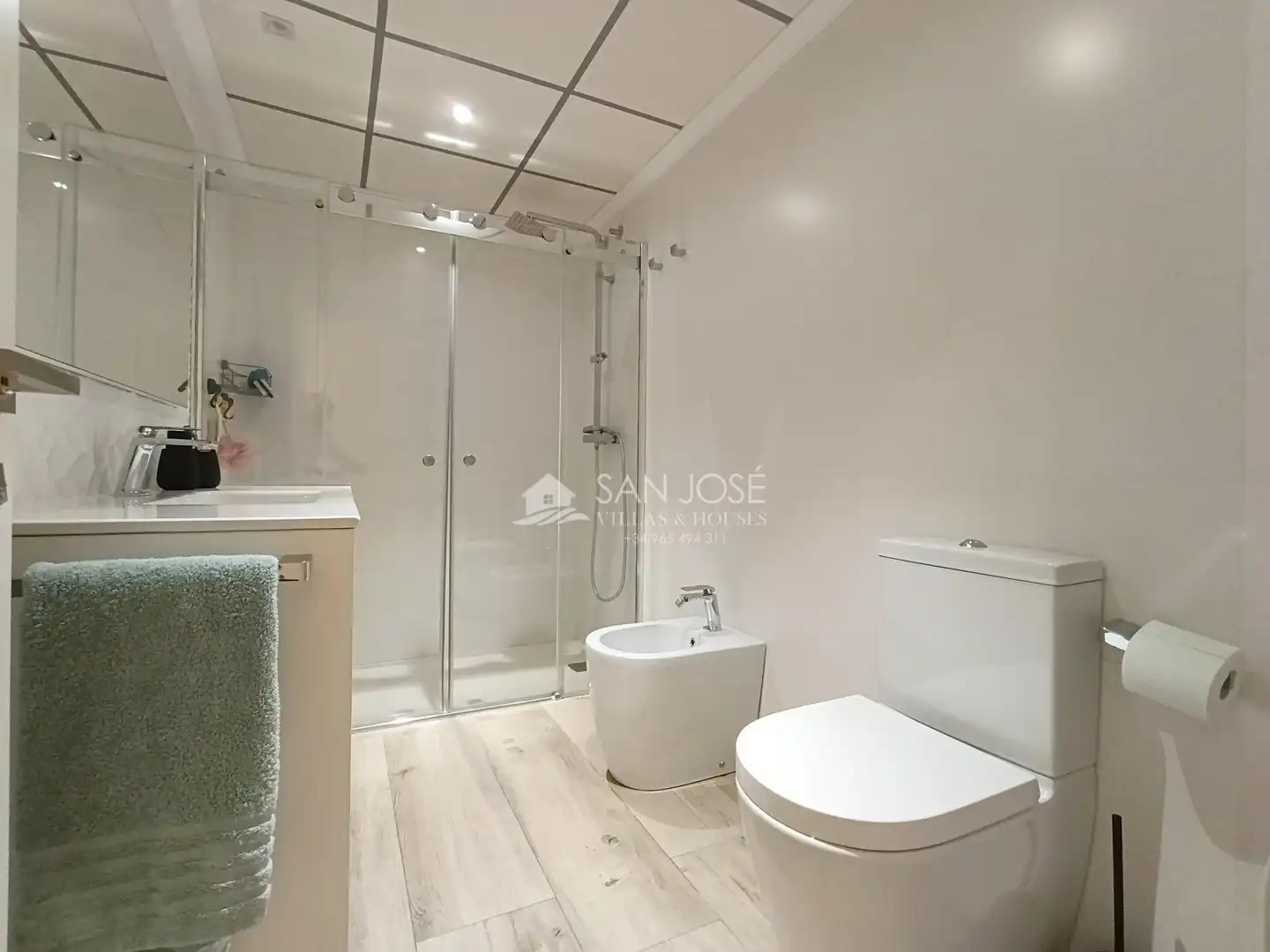 Baño de Ático en venta en Novelda con Aire acondicionado, Calefacción y Balcón