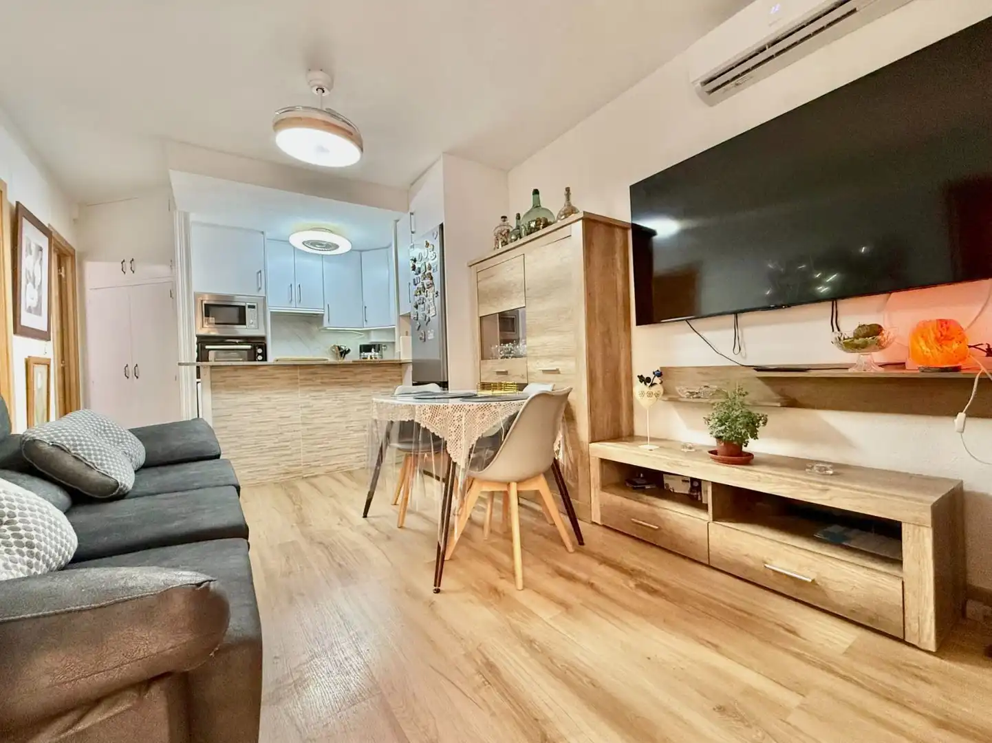 Living room of Houses for sale in Los Alcázares  with Air Conditioner, Private garden and Terrace
