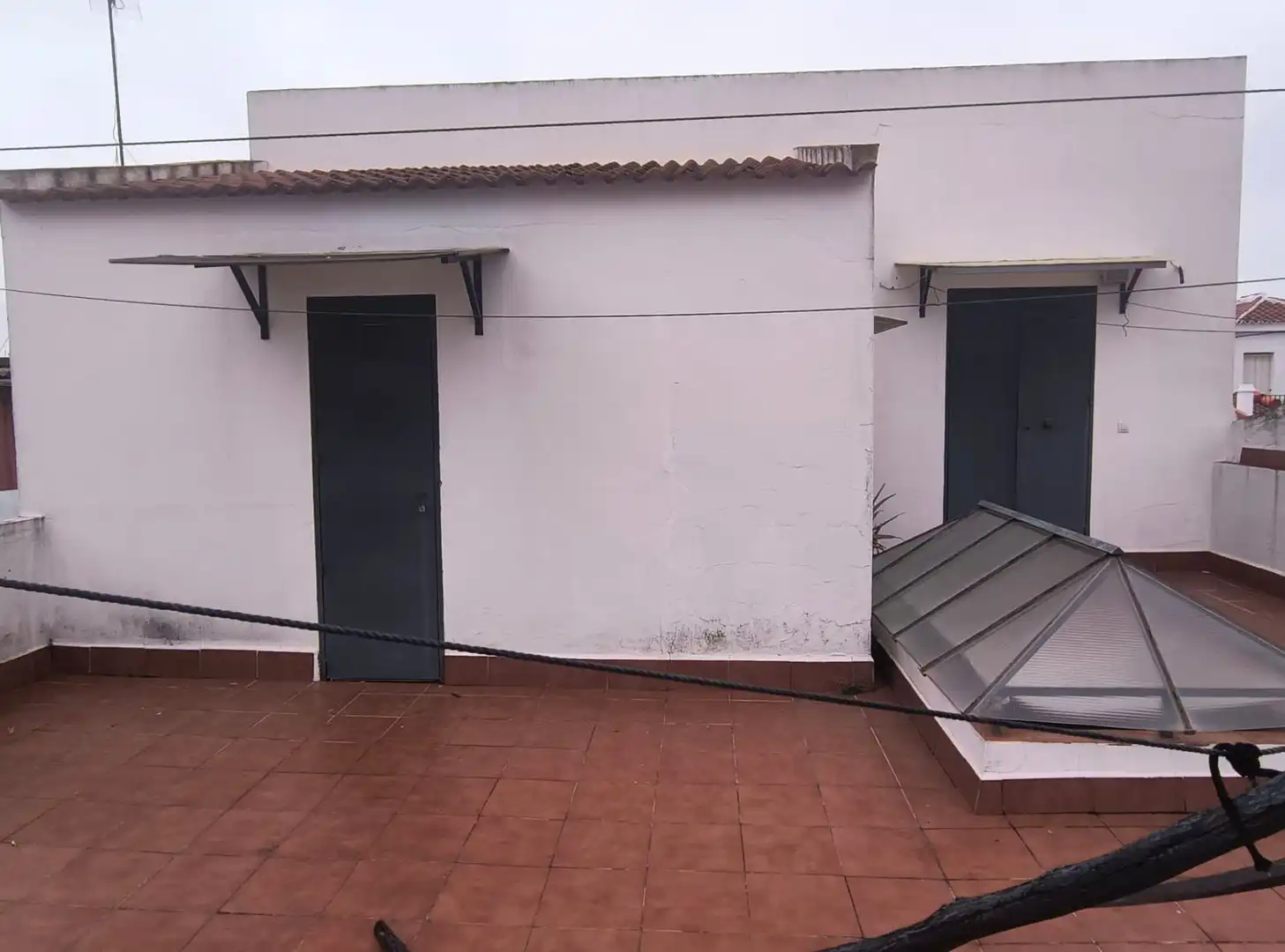 Vista exterior de Casa adosada en venta en Benacazón con Aire acondicionado y Amueblado