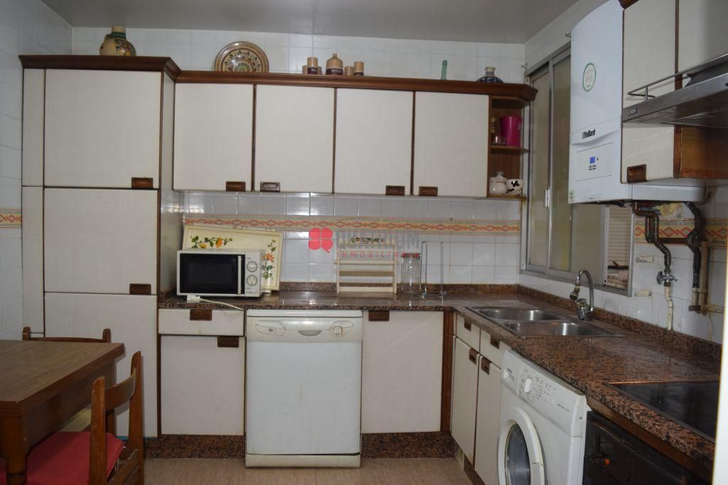Cocina de Piso en venta en Santiago de Compostela  con Trastero