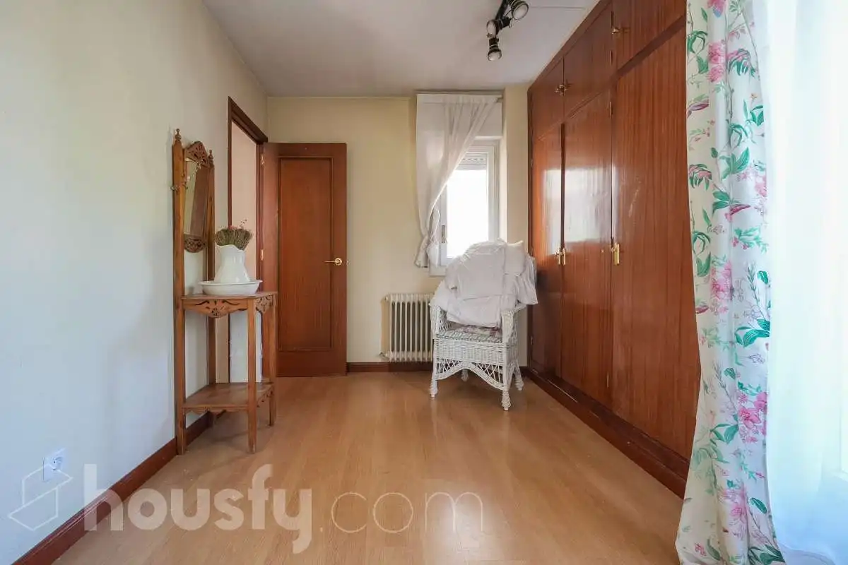 Bedroom of Houses for sale in Madrid  with Air Conditioner, Heating and Private garden