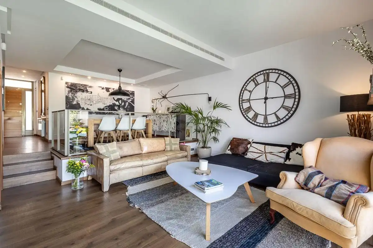 Sala d'estar de Casa adosada en venda en Granada