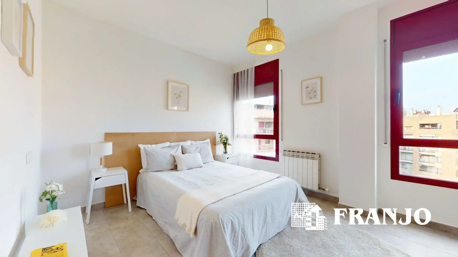 Schlafzimmer von Dachboden zum Verkauf in Sabadell mit Heizung, Terrasse und Schwimmbad