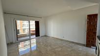Sala d'estar de Pis en venda en Roses amb Calefacció, Terrassa i Forn
