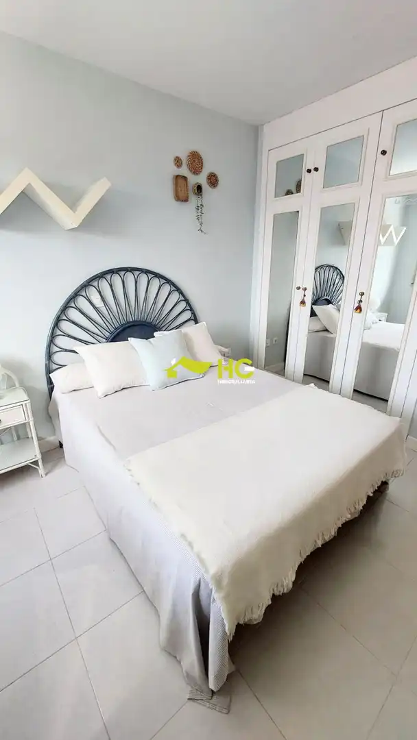 Bedroom of Flat for share in Villaviciosa de Odón  with Air Conditioner, Heating and Furnished