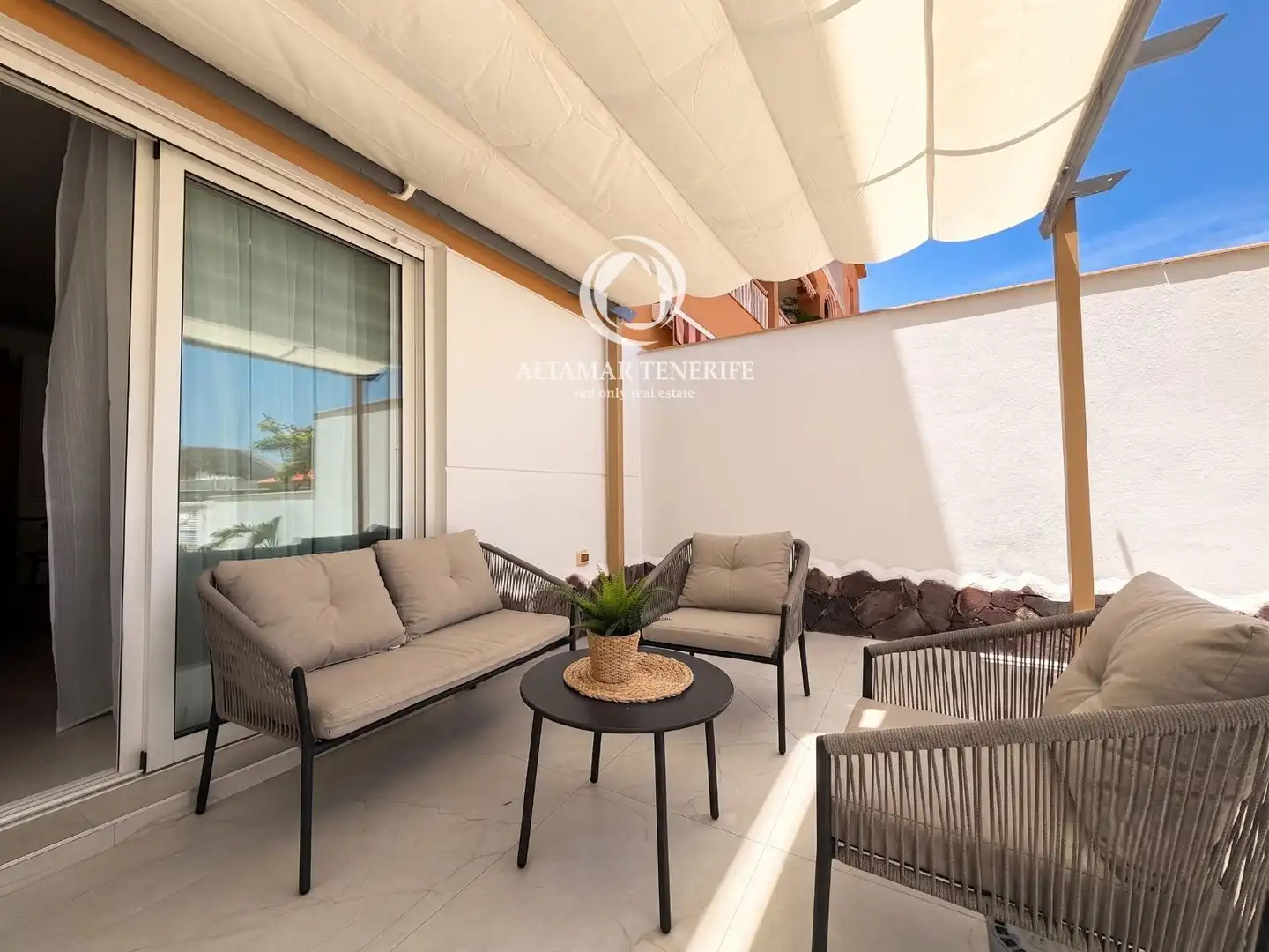 Terrasse von Wohnungen zur Miete in Adeje mit Terrasse, Schwimmbad und Möbliert