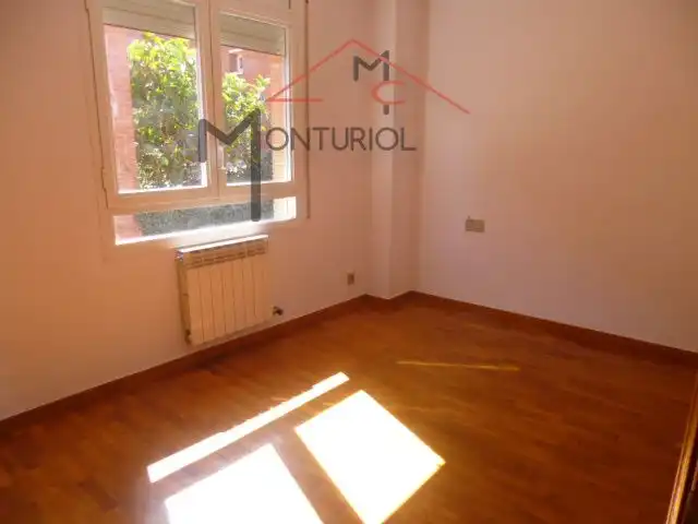 Sala d'estar de Casa adosada en venda en Sant Joan Despí amb Aire condicionat, Calefacció i Jardí privat