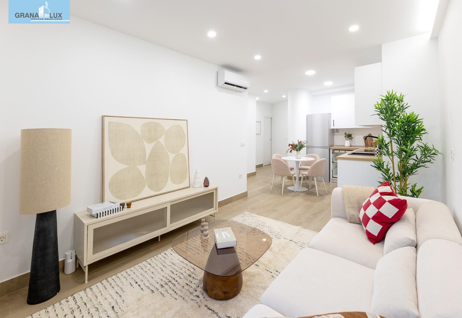 Sala d'estar de Pis en venda en  Granada Capital amb Aire condicionat