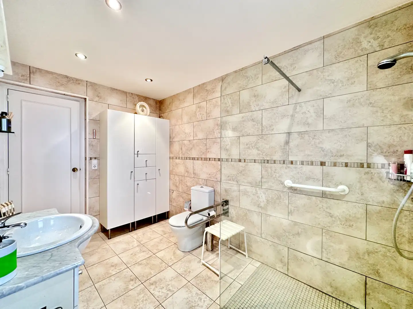 Baño de Casa adosada en venta en Manlleu con Calefacción, Jardín privado y Trastero