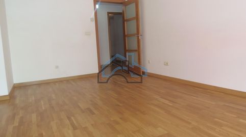 Foto 4 de Apartamento de alquiler en Cambre , A Coruña