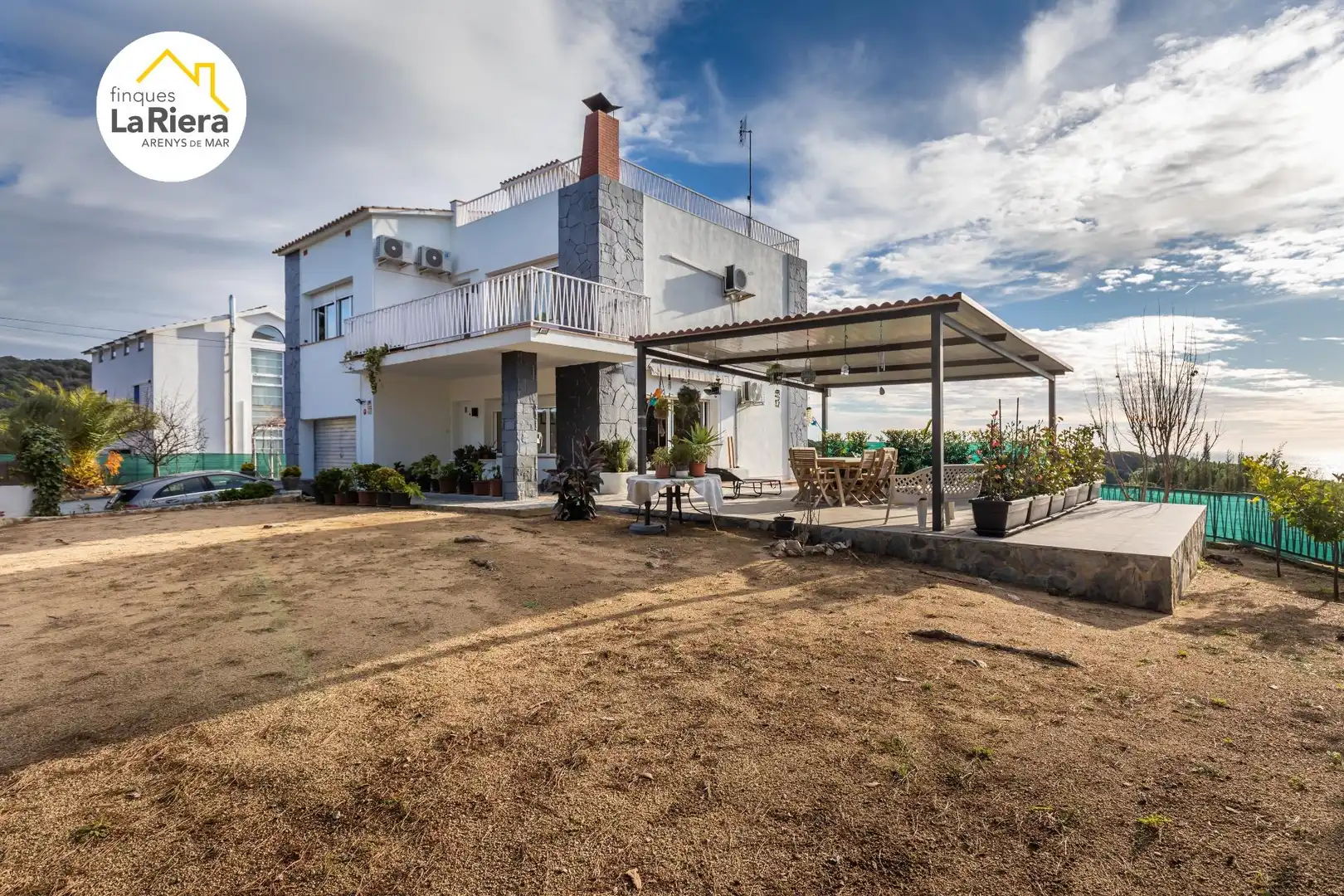 Vista exterior de Casa o xalet en venda en Arenys de Munt amb Aire condicionat, Jardí privat i Terrassa