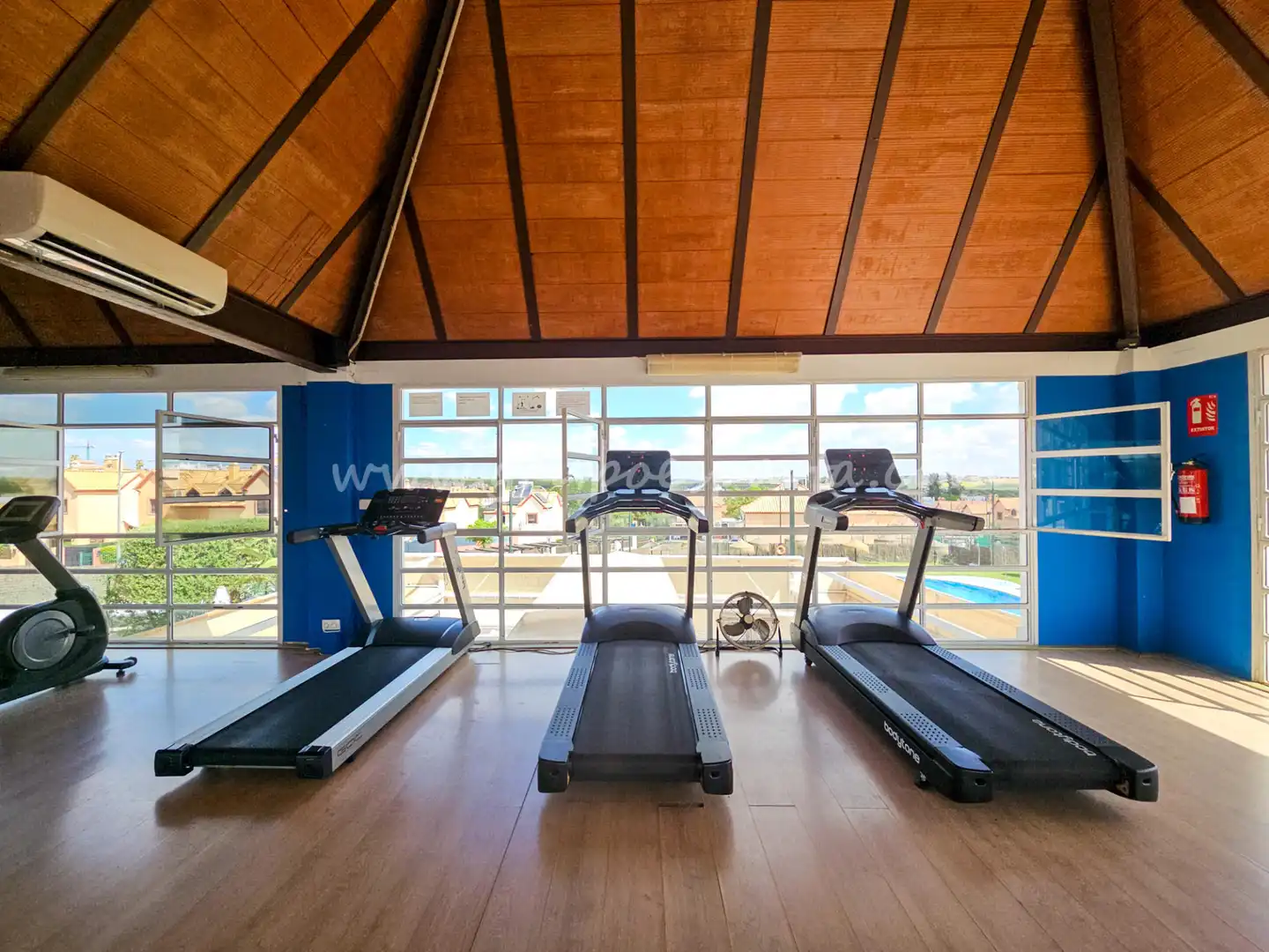 Swimming pool of Detached homes for sale in Espartinas  with Air Conditioner, Heating and Oven