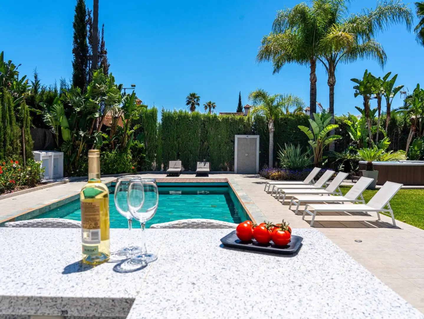 Terrassa de Casa o xalet en venda en Marbella amb Aire condicionat, Jardí privat i Terrassa