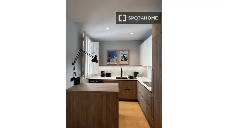 Flat with terrace to rent in Eixample, imagen 2