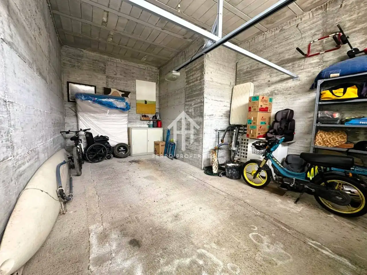 Aparcament de Casa o xalet en venda en Loja amb Aire condicionat, Jardí privat i Terrassa