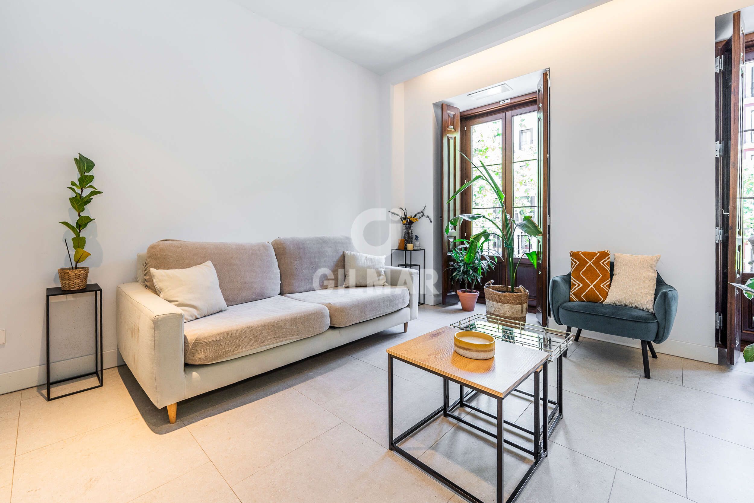 Vista exterior de Piso en venta en  Madrid Capital con Calefacción