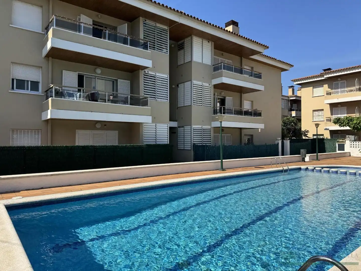 Schwimmbecken von Wohnungen zum Verkauf in Castell d'Aro, Platja d'Aro i s'Agaró mit Terrasse, Alarm und Gemeinschaftspool