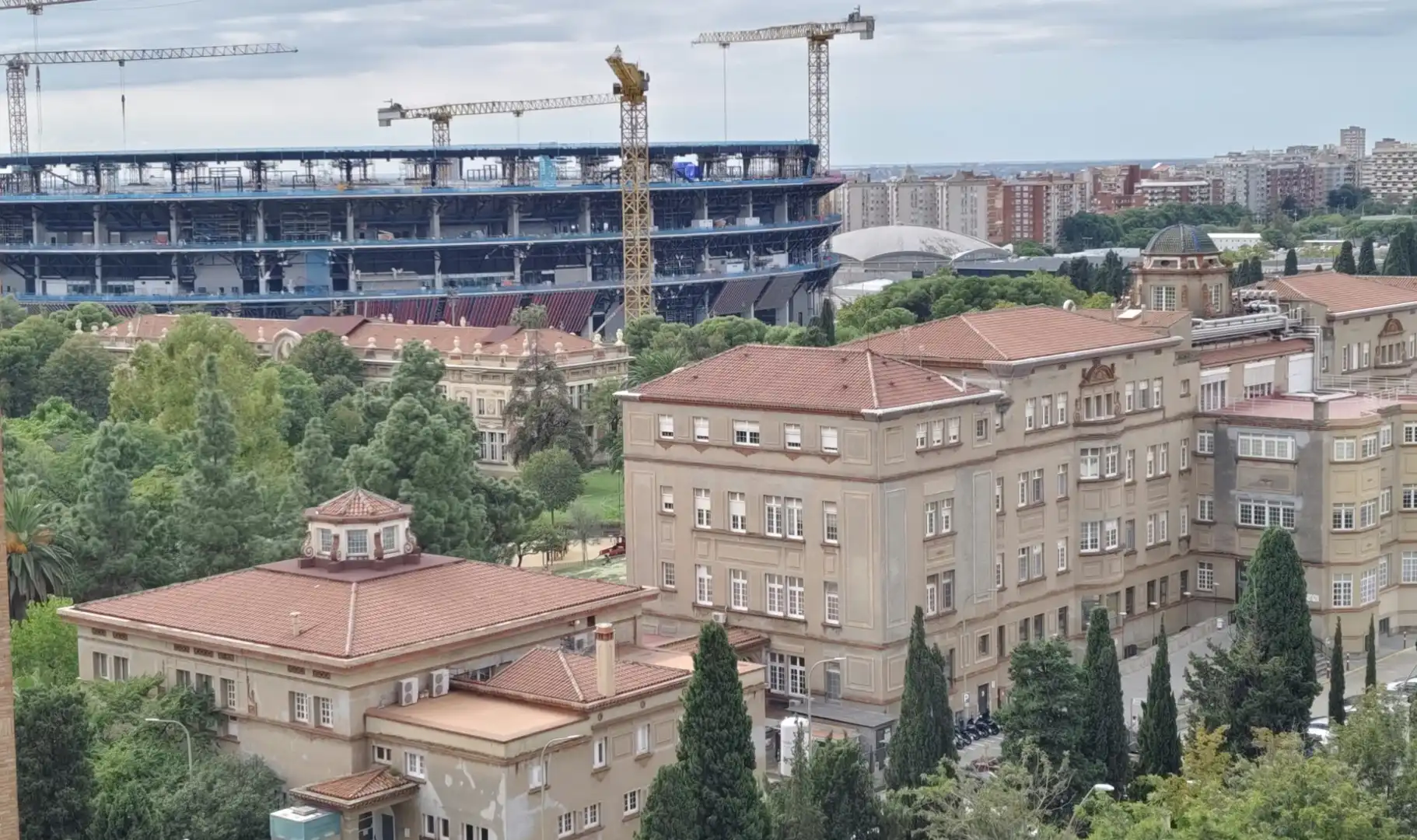 Vista exterior de Piso en venta en Barcelona con Calefacción, Parquet y Horno