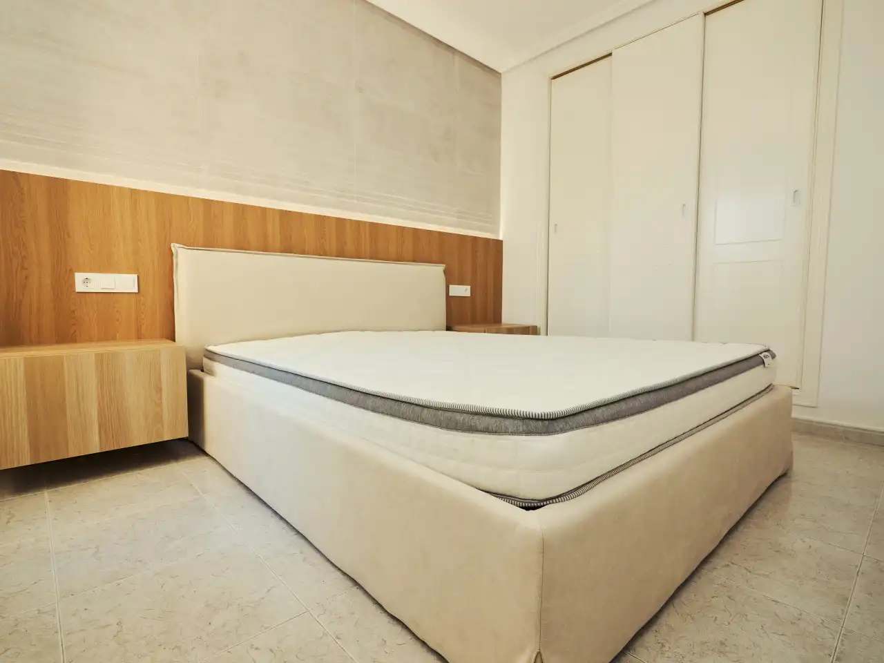 Habitación de Apartamento en venta en Orihuela con Aire acondicionado, Calefacción y Terraza