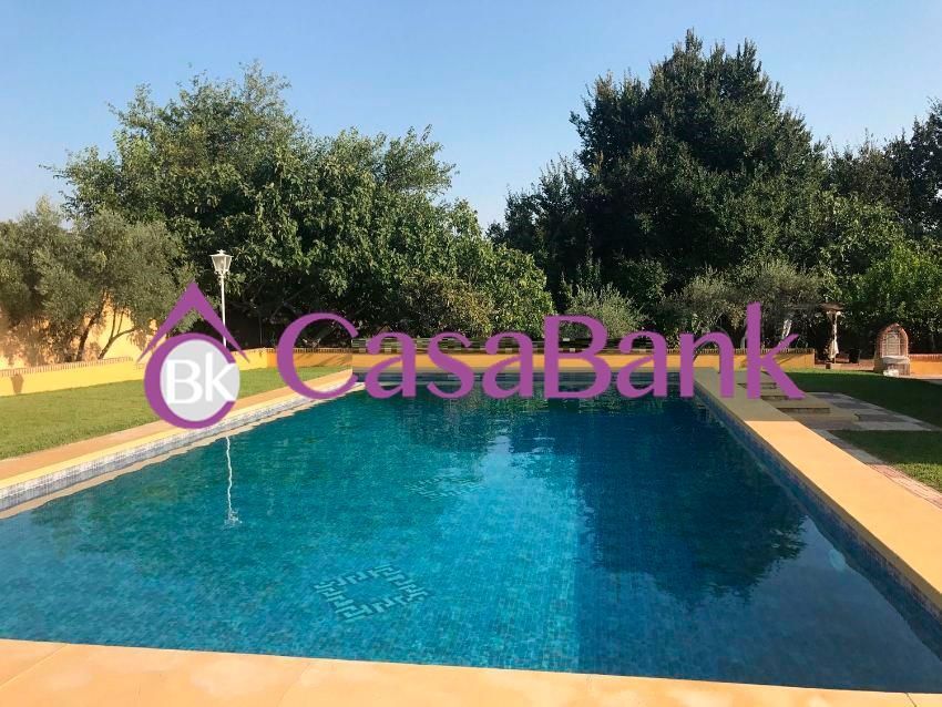 Piscina de Casa o xalet en venda en  Córdoba Capital amb Jardí privat, Piscina i Moblat