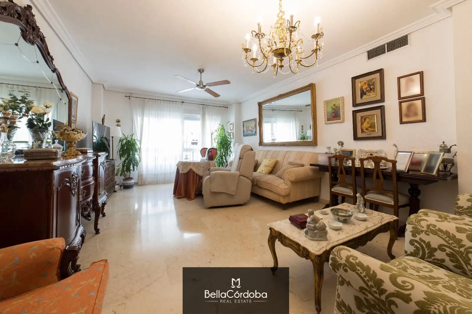 Appartamento con ascensore in vendita a Centro
