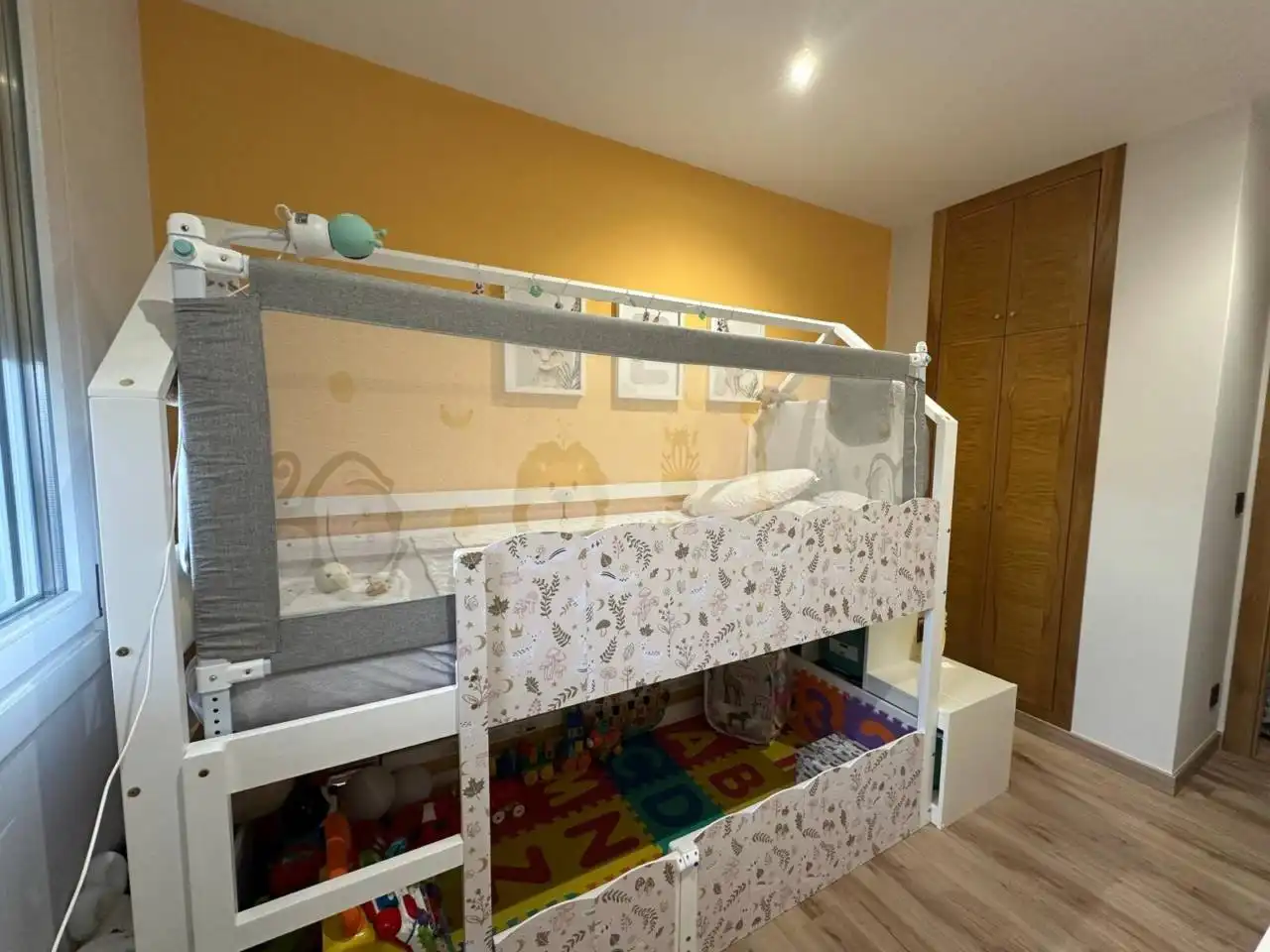 Habitación de Piso en venta en Ourense Capital  con Calefacción, Trastero y Balcón