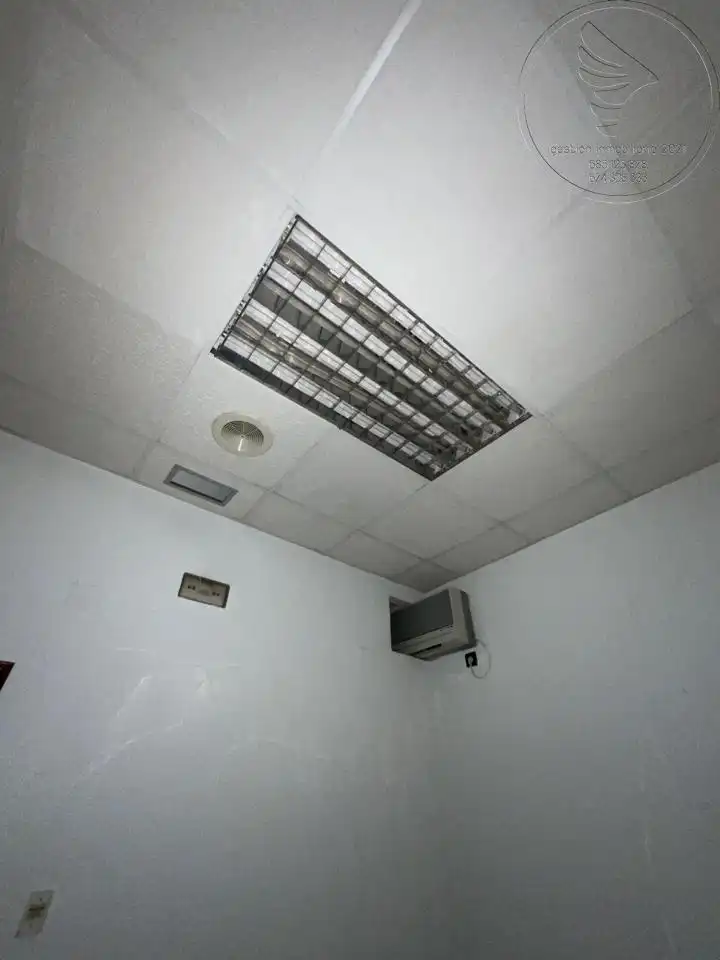 Büro zum Verkauf in Linares mit Klimaanlage