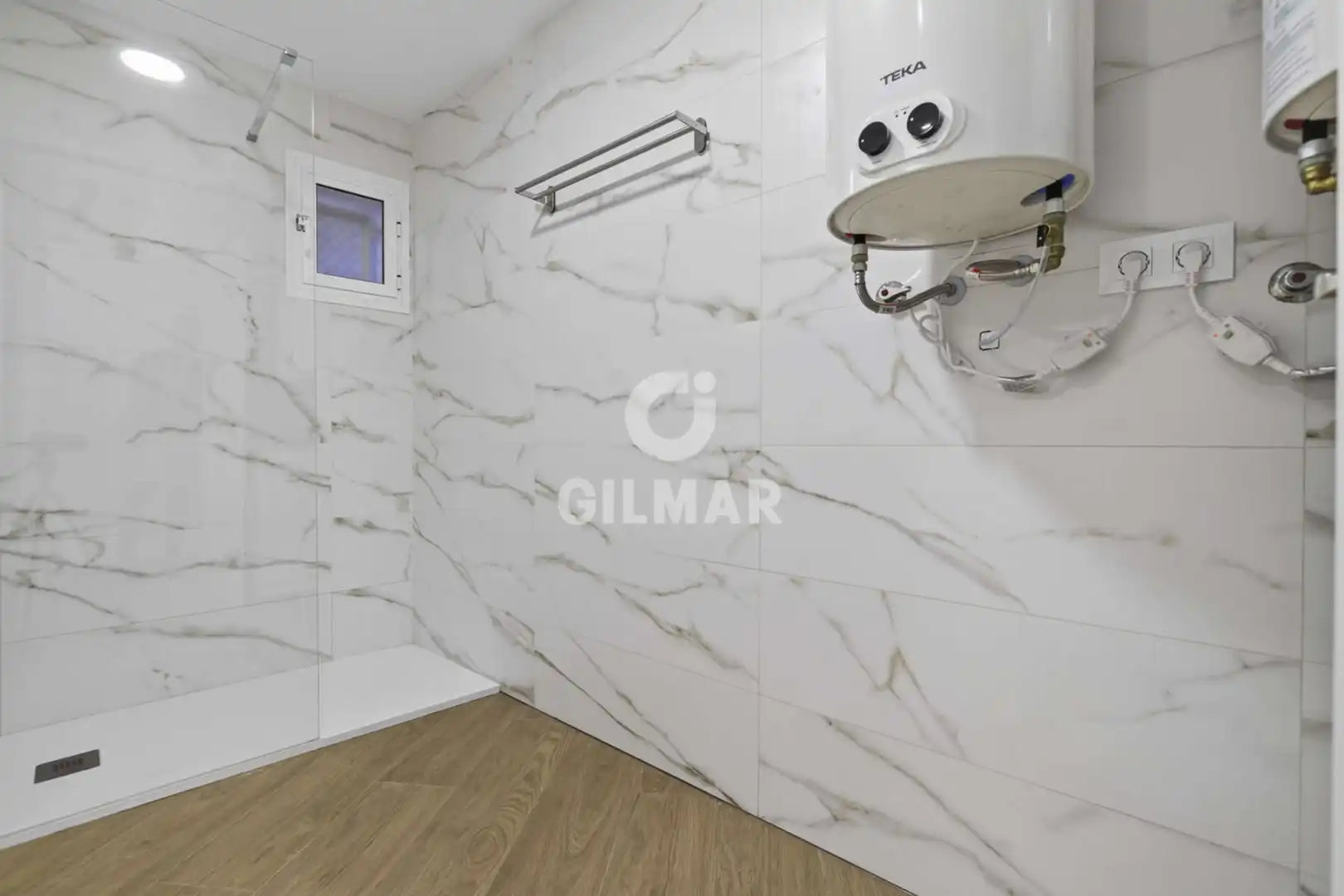 Baño de Piso en venta en Sevilla con Calefacción y Jardín privado