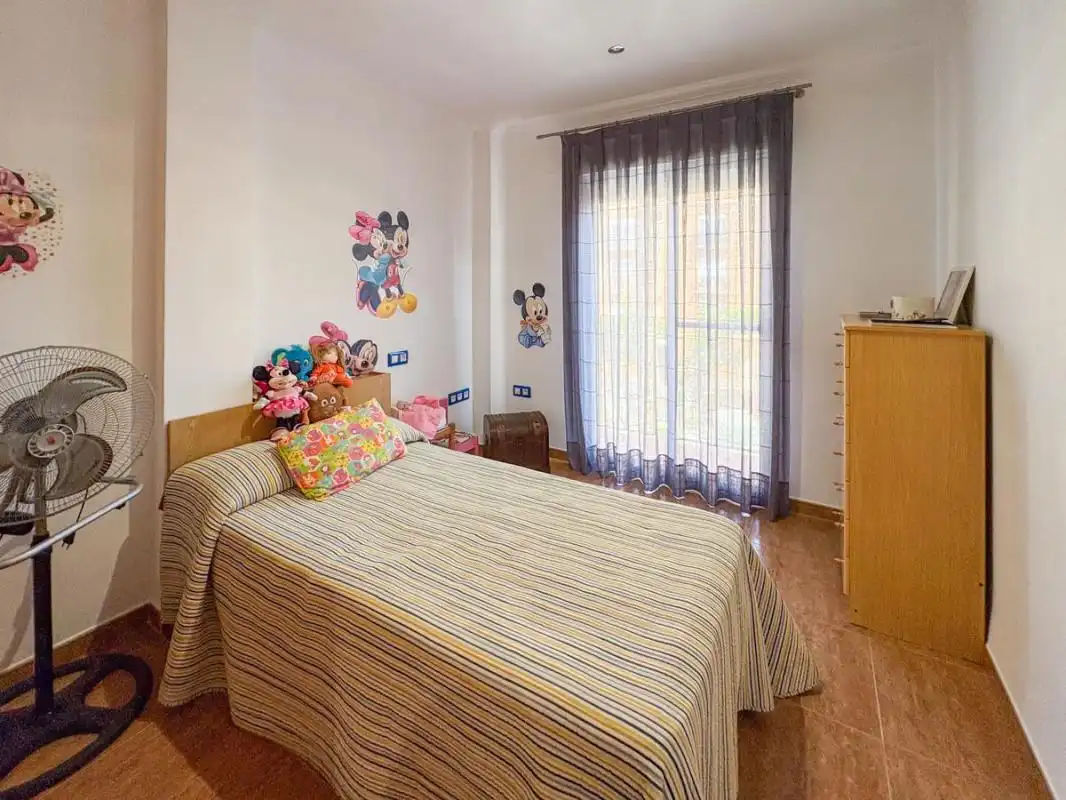 Dormitori de Casa adosada en venda en Sagunto / Sagunt amb Aire condicionat, Calefacció i Terrassa