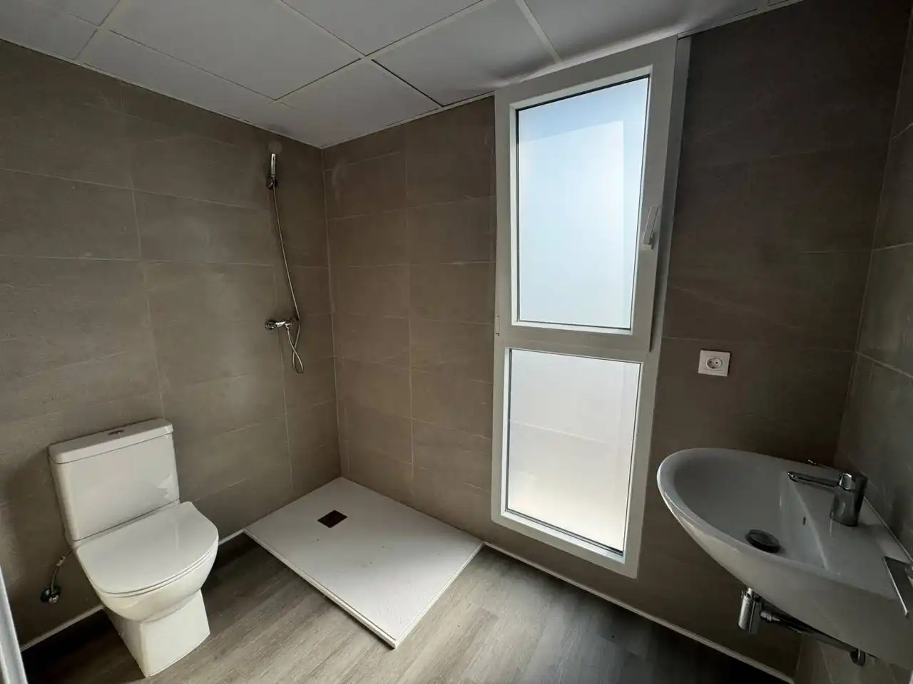 Bathroom of Flat for sale in Castellón de la Plana / Castelló de la Plana  with Air Conditioner