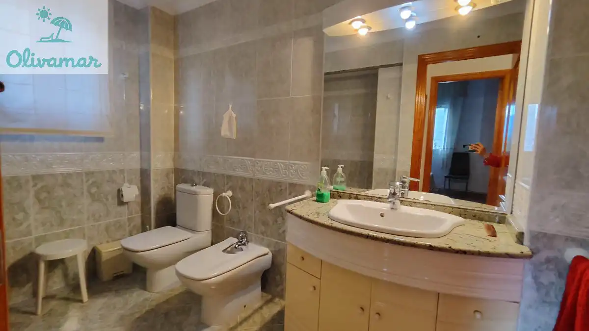Bany de Casa o xalet en venda en Oliva amb Moblat