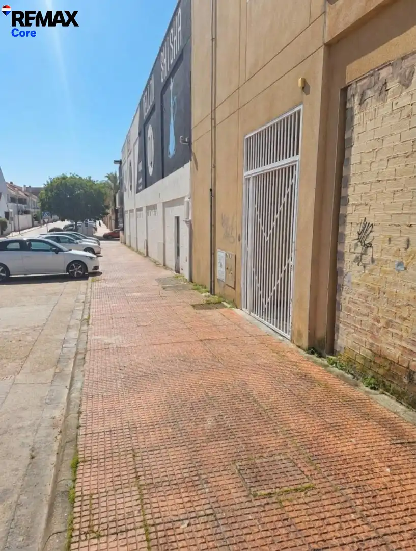 Vista exterior de Local en venta en Badajoz