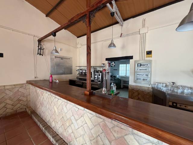 Local comercial en Alquiler en Carretera Prado de la Torre en Bollullos de la Mitación