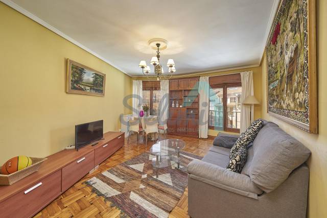 Piso en Alquiler en Riego en Casco Histórico