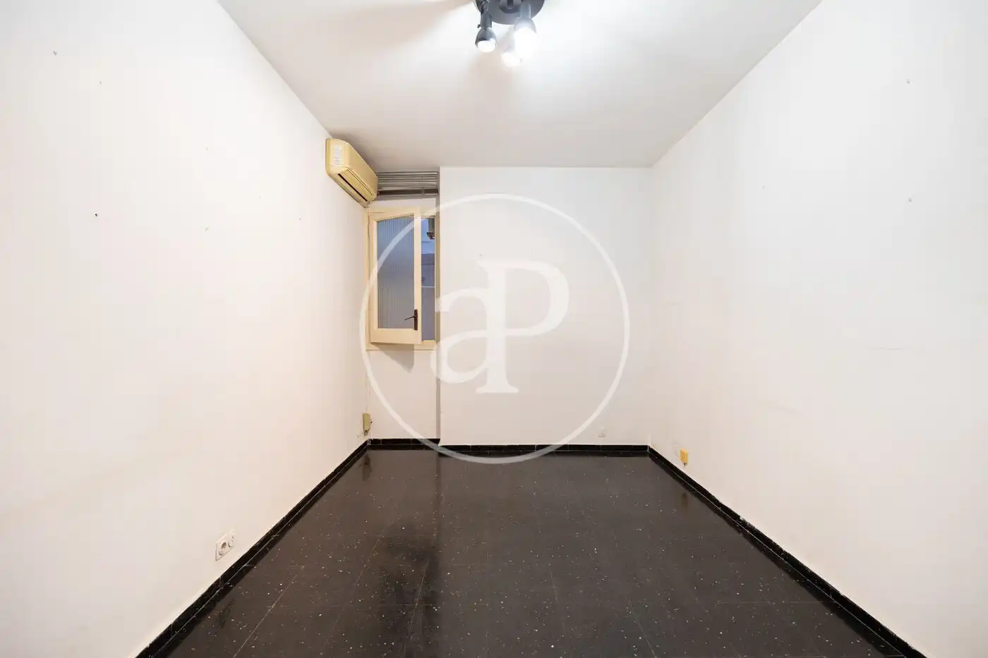 Piso en venta en Barcelona con Aire acondicionado, Calefacción y Balcón