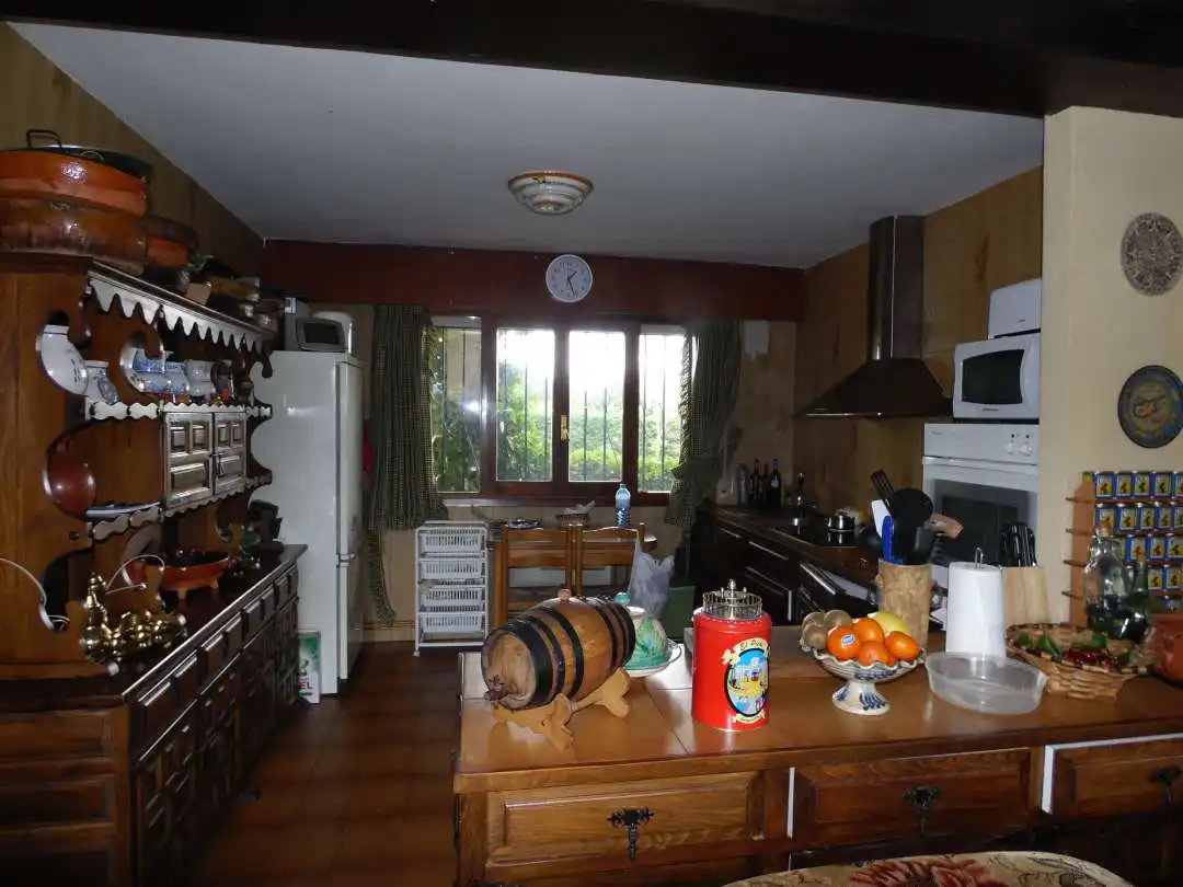 Cocina de Casa o chalet en venta en Villarcayo de Merindad de Castilla la Vieja con Calefacción, Terraza y Piscina
