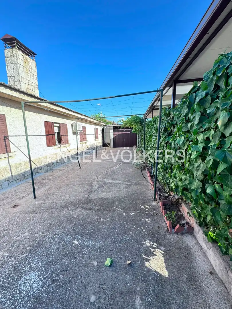 Casa adosada en venda en Calera y Chozas amb Aire condicionat, Calefacció i Jardí privat