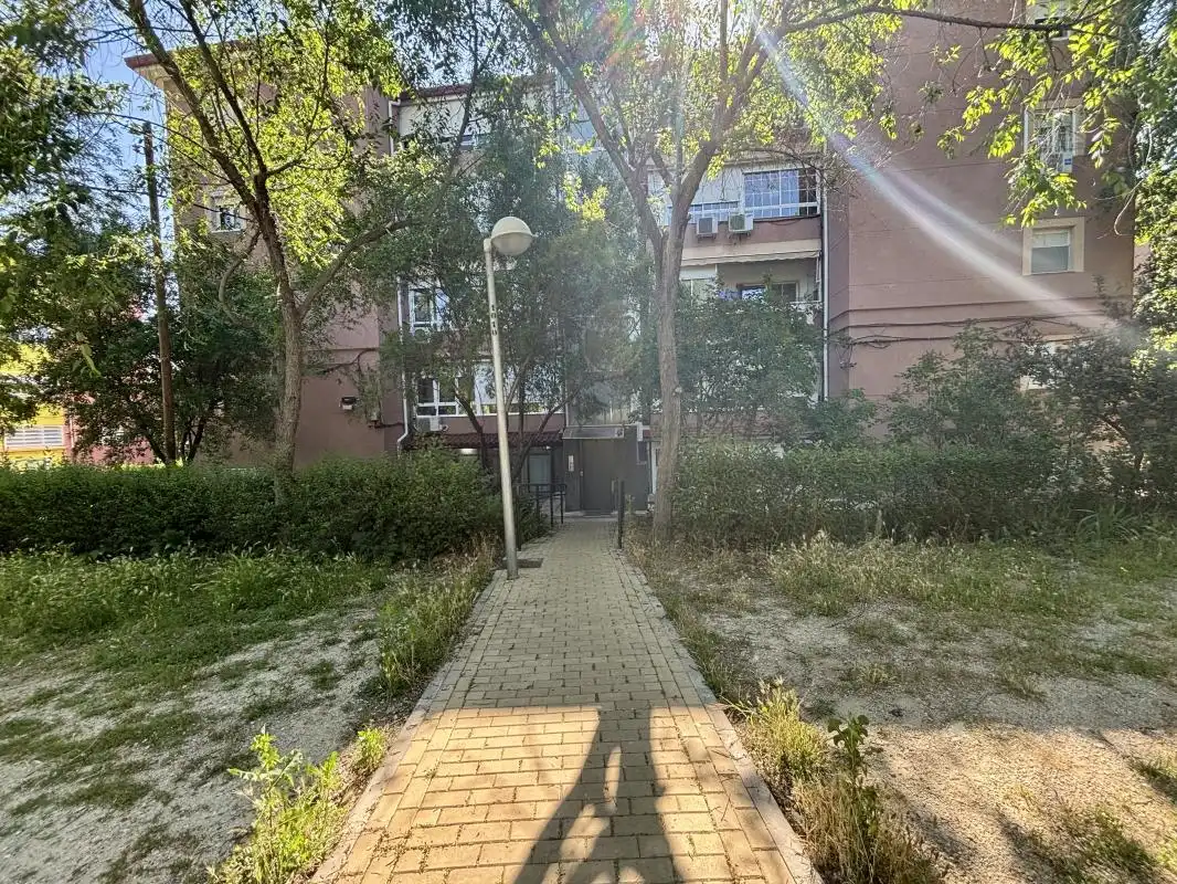 Außenansicht von Wohnung zum Verkauf in Madrid mit Heizung, Terrasse und Balkon