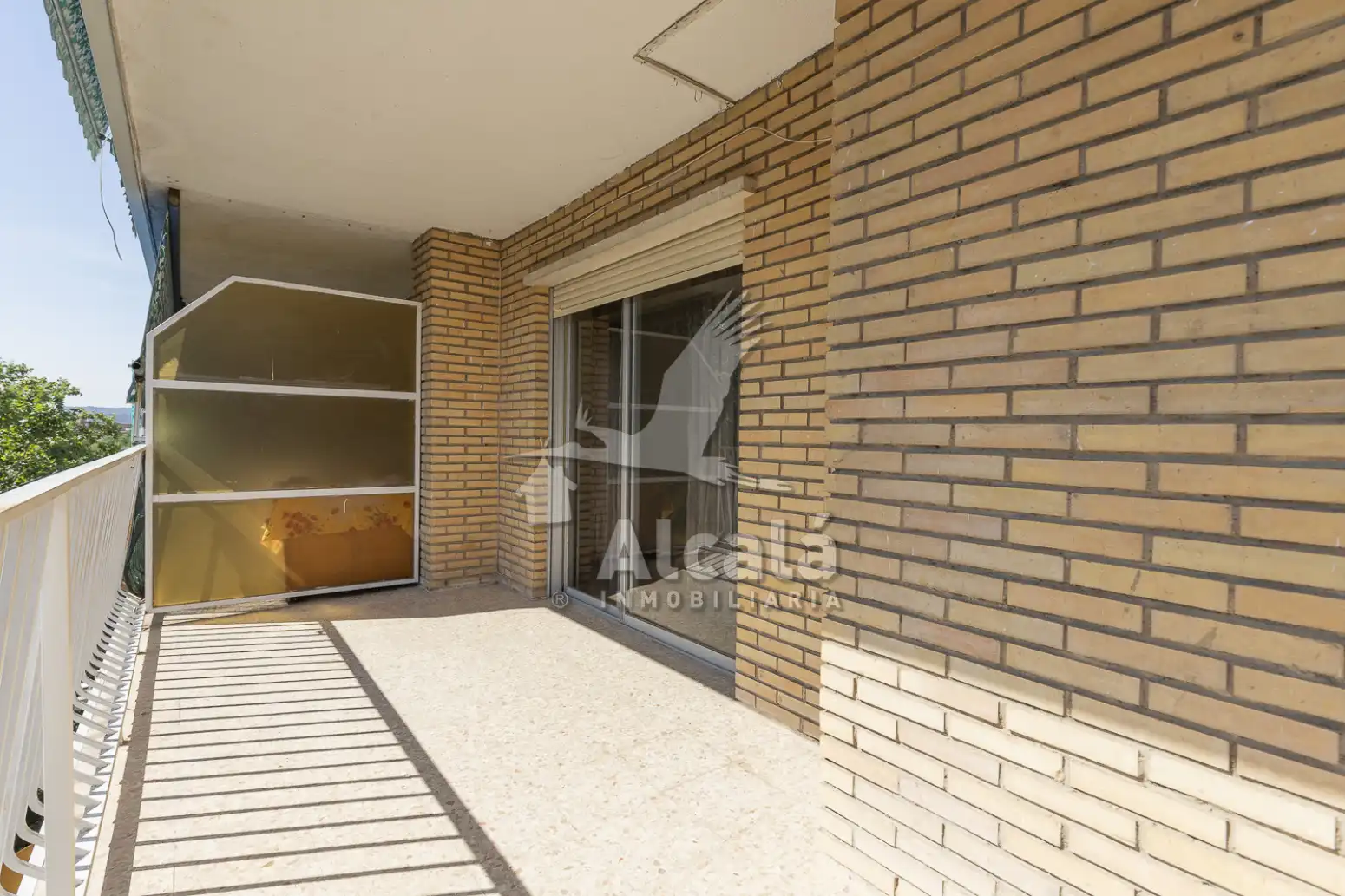 Vista exterior de Piso en venta en Alcalá de Henares con Calefacción, Parquet y Terraza