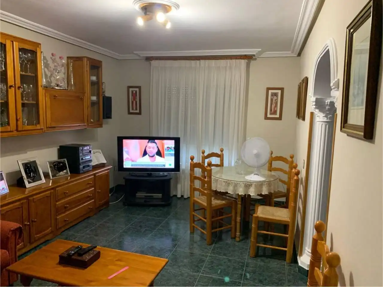 Sala d'estar de Casa o xalet en venda en Baza amb Calefacció i Terrassa