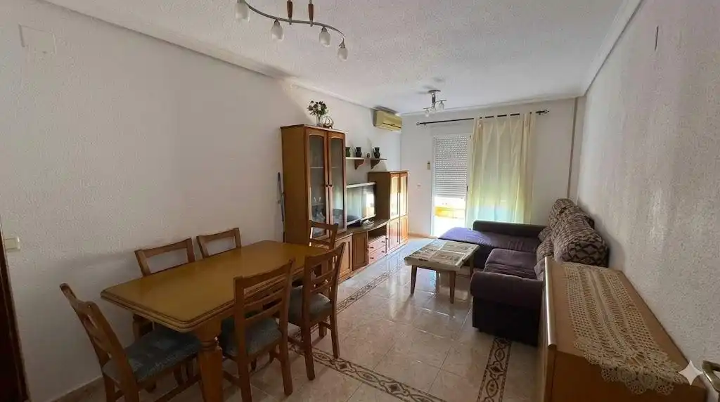 Sala de estar de Piso en venta en Torrevieja con Aire acondicionado, Amueblado y Balcón