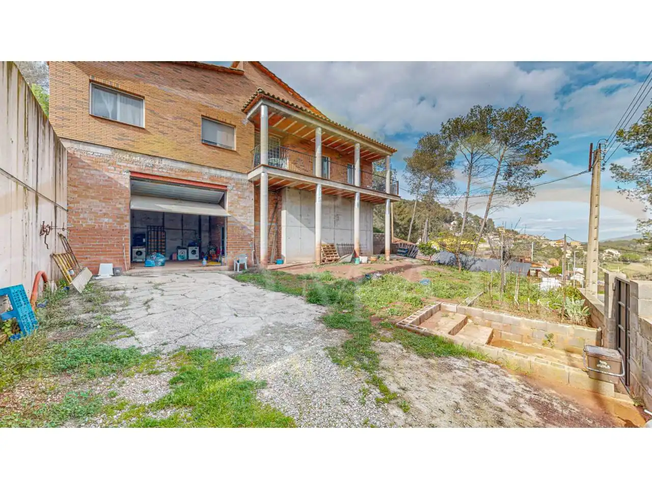Vista exterior de Casa o xalet en venda en Corbera de Llobregat amb Calefacció i Terrassa