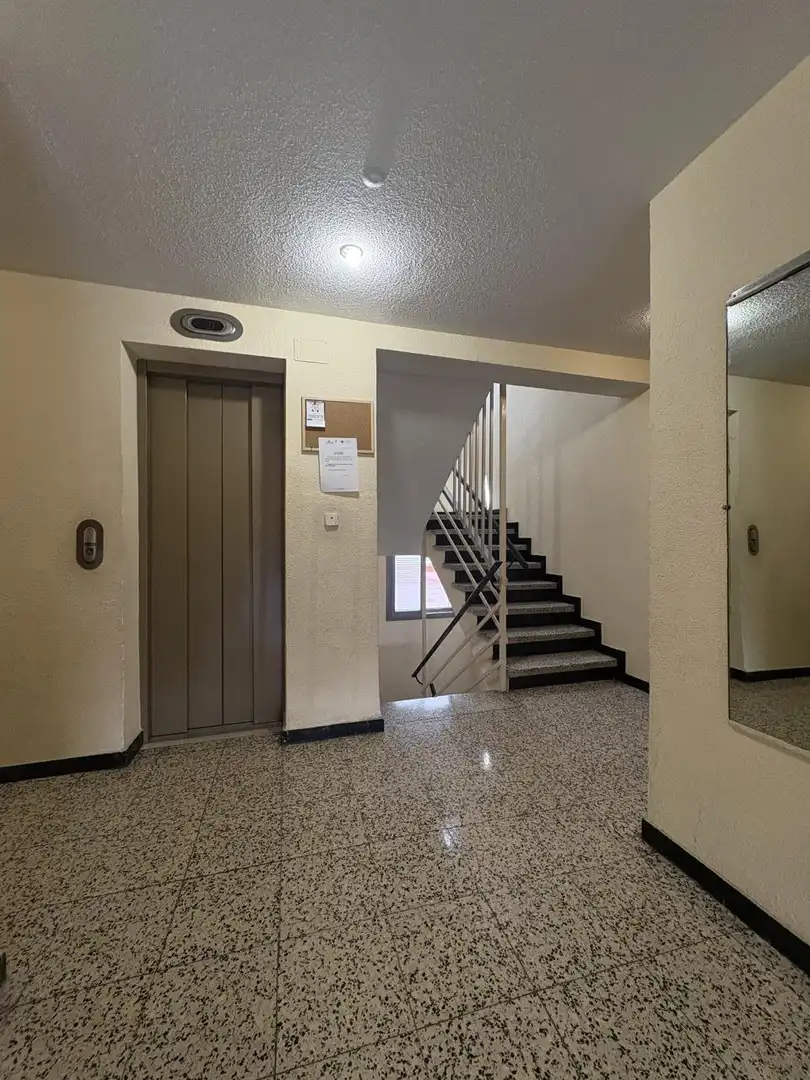 Flat for rent in Madrid  with Heating, Terrace and Furnished