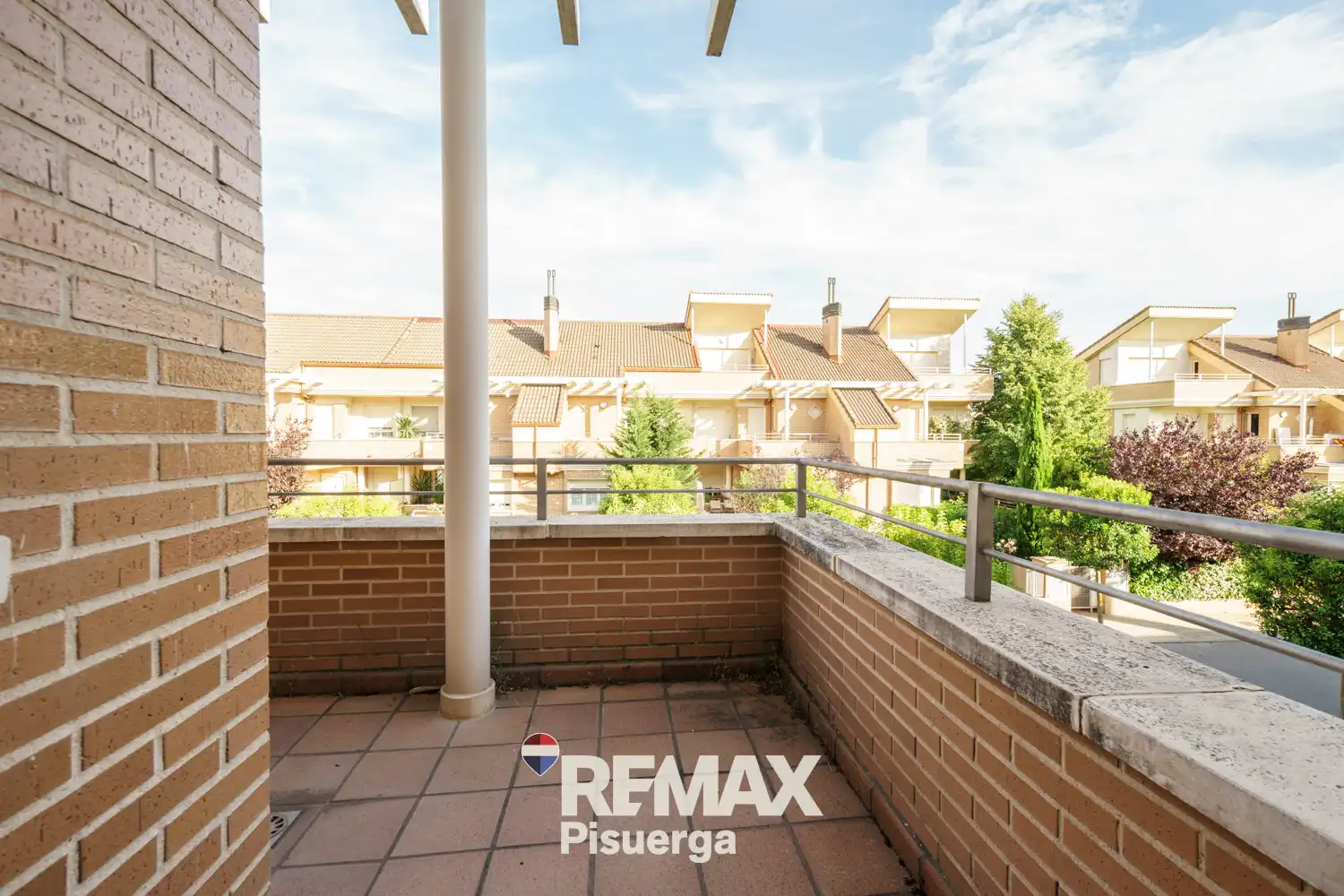Vista exterior de Casa o xalet en venda en Valladolid amb Aire condicionat, Calefacció i Jardí privat