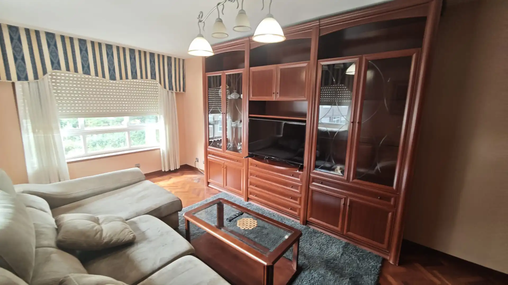 Sala de estar de Piso de alquiler en Culleredo con Jardín privado, Parquet y Amueblado