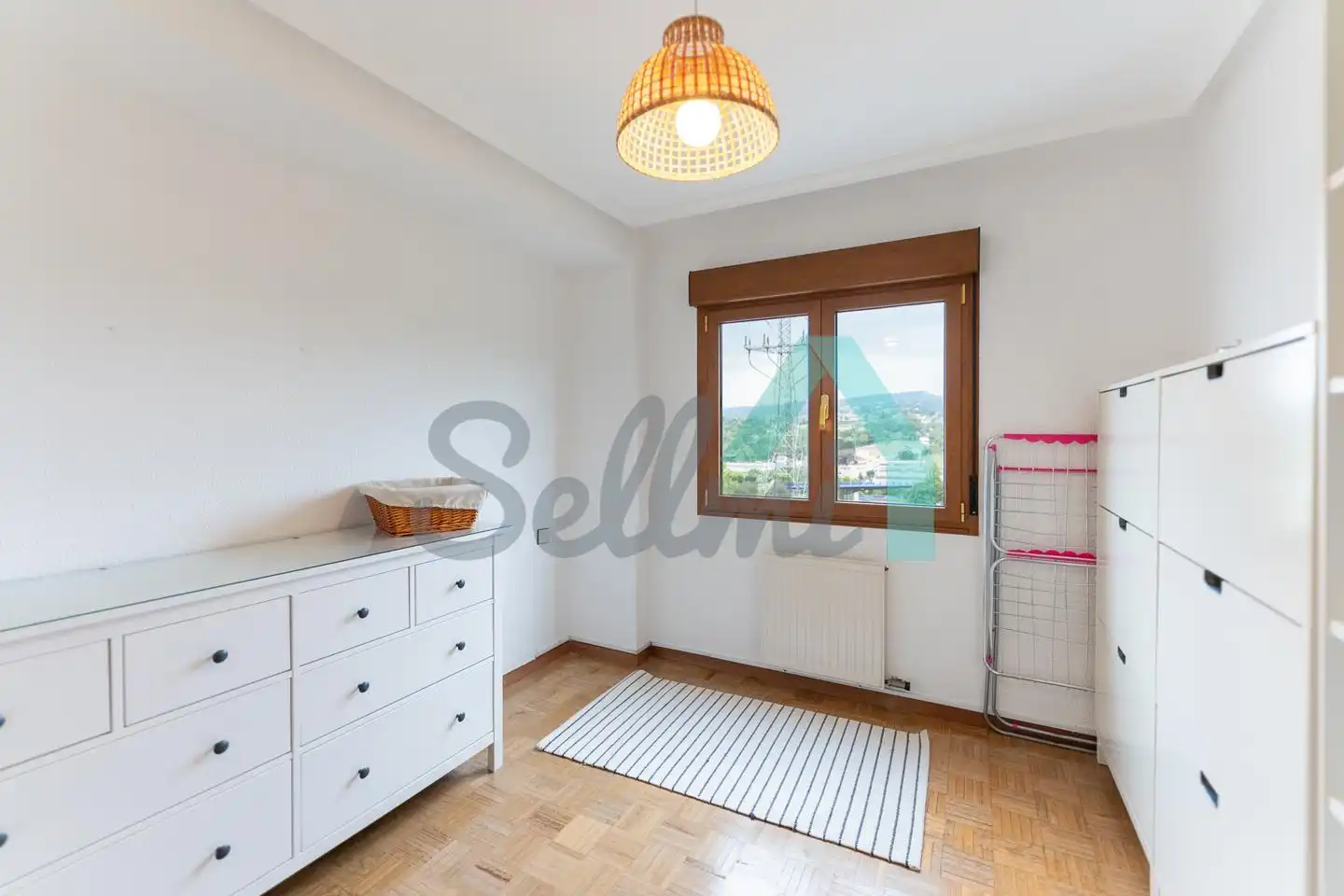 Bedroom of Flat for rent in Oviedo   with Heating, Parquet flooring and Furnished