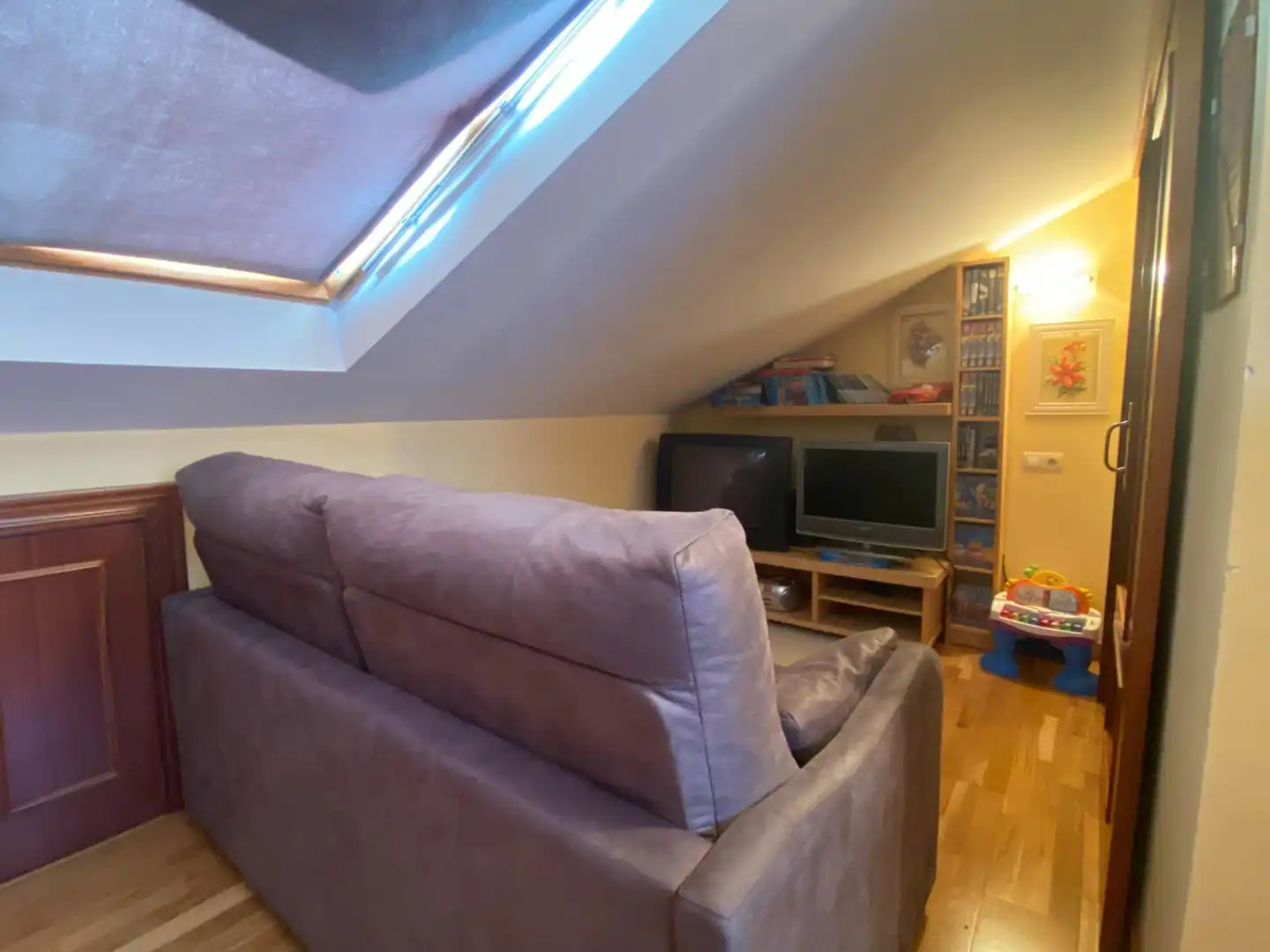 Sala de estar de Casa adosada de alquiler en Ribadesella con Calefacción y Terraza