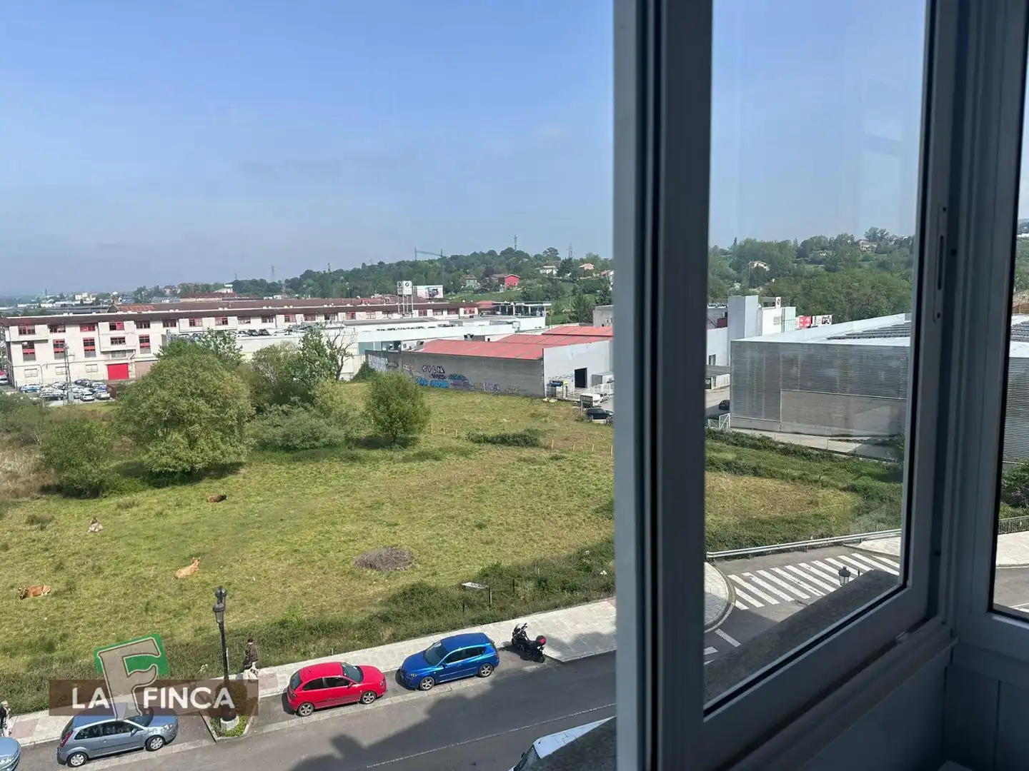Vista exterior de Pis en venda en Oviedo  amb Calefacció, Parquet i Traster