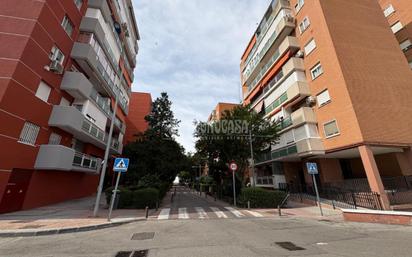 Vista exterior de Pis en venda en Fuenlabrada amb Calefacció, Terrassa i Traster