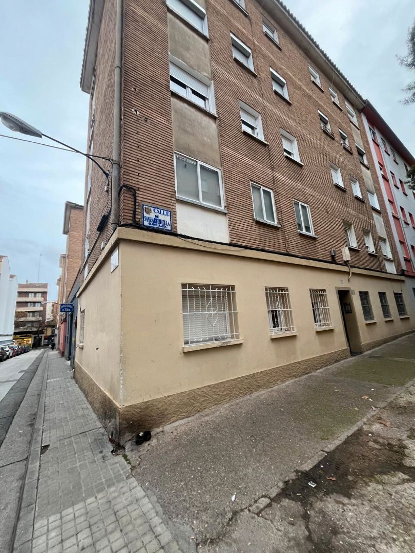 Flat for sale in Calle de José María Sanz Artibucilla, Barrio Torrero